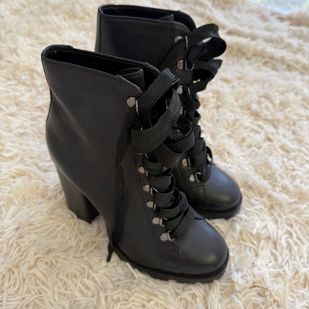 Schutz Zhara Black Leather Combat Booties Lug Sole 4.5” Heel 8B block heel
